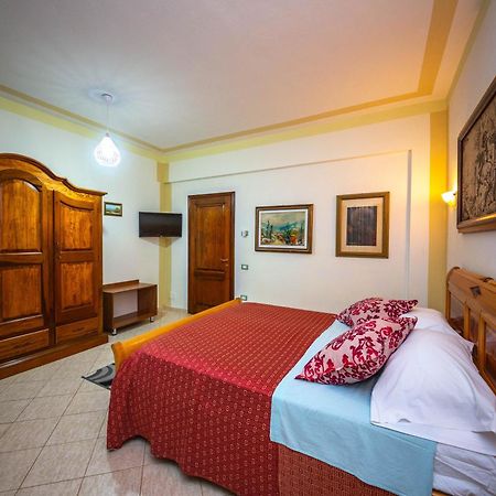 Hotel "San Saena " Radhimë Exteriér fotografie