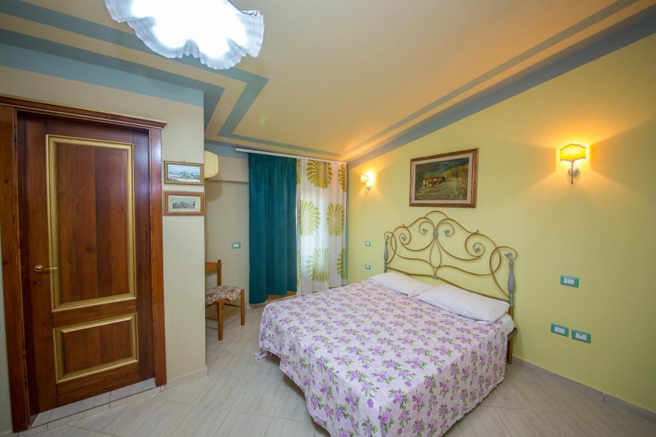 Hotel "San Saena " Radhimë Exteriér fotografie