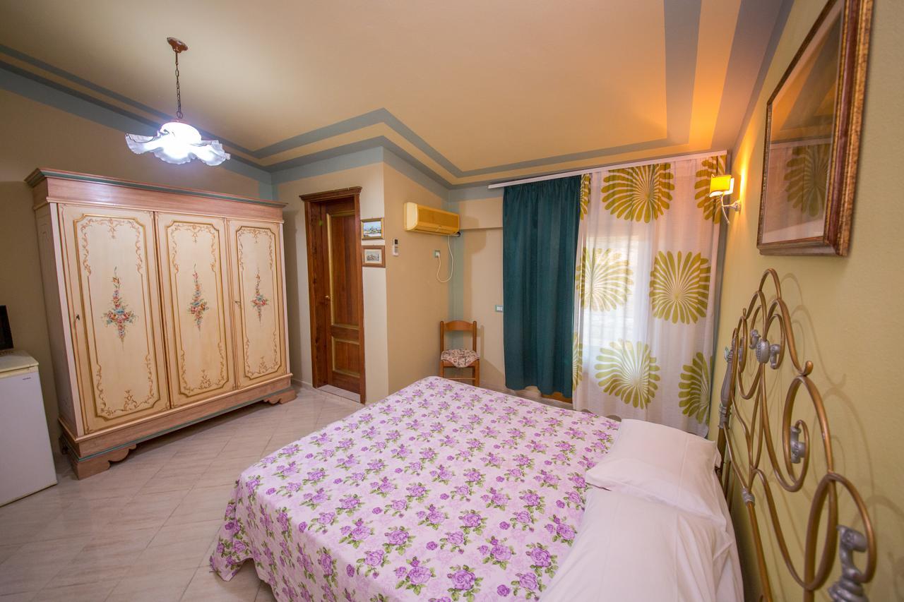 Hotel "San Saena " Radhimë Exteriér fotografie