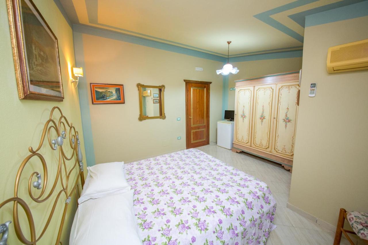 Hotel "San Saena " Radhimë Exteriér fotografie